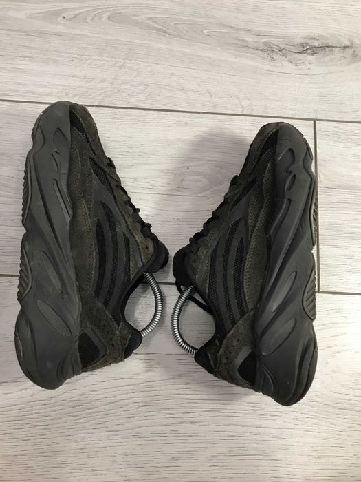 Buty Adidas YEEZY Boost 700 V2 Vanta rozm. 36
