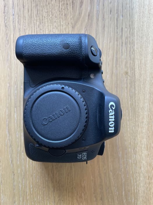 Canon EOS-7D + objectiva 15-85mm