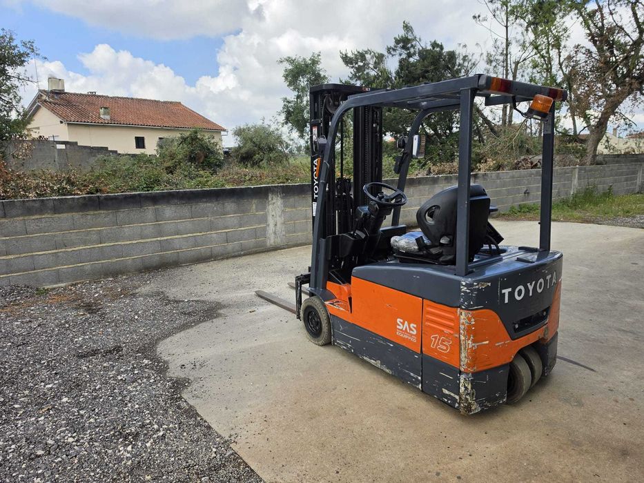 Empilhador Toyota Eletrico 7FBEF15