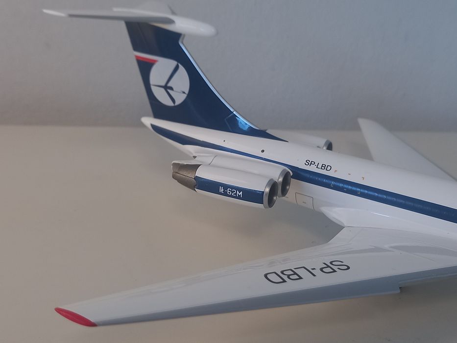 IŁ-62M PLL LOT metalowy herpa 1:200 duży!!!