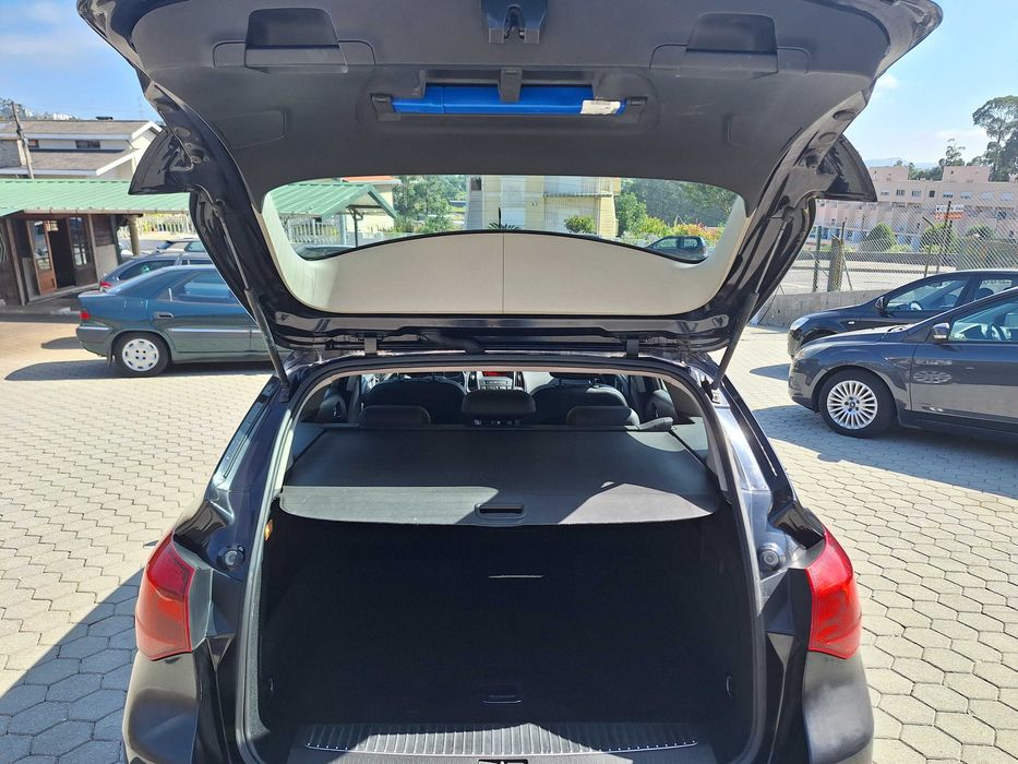 OPEL ASTRA SPORT TOURER  2011