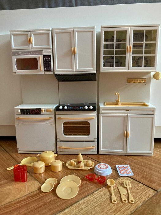 Cozinha de boneca (tamanho Barbie)