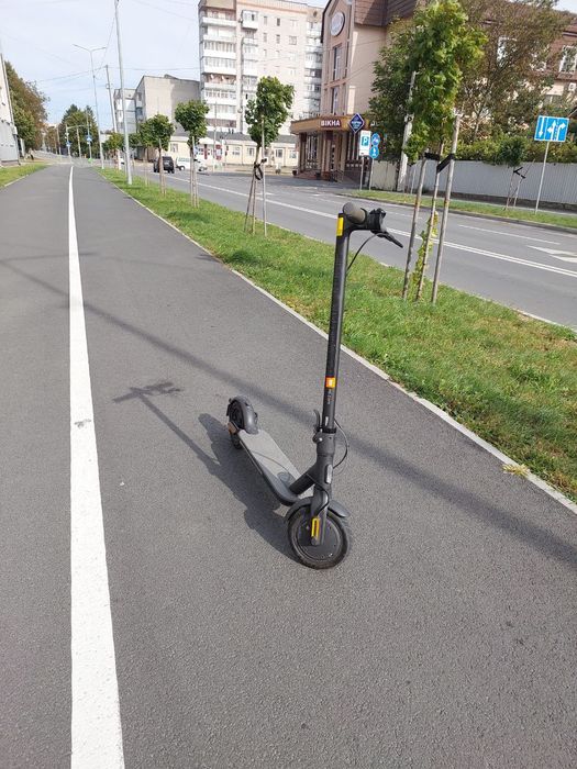 Електро самокат Xiaomi Essential