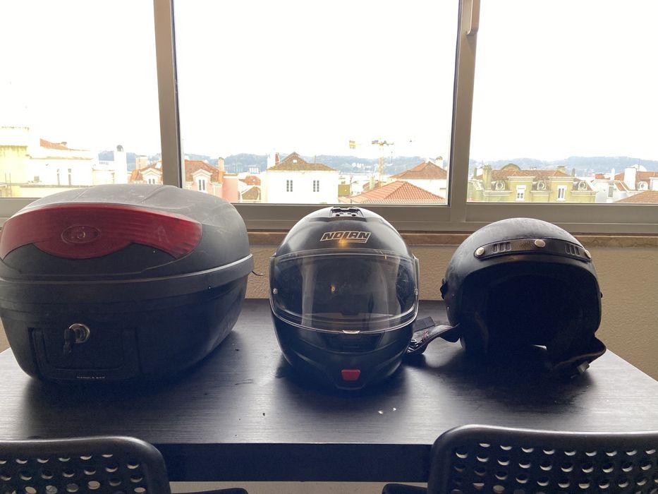 Capacete modular + capacete aberto + caixa 4L