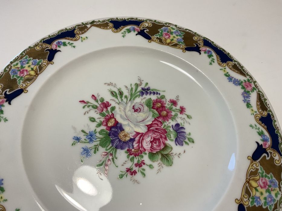 Prato decorativo em porcelana Limoges – floral clássico azul e dourado