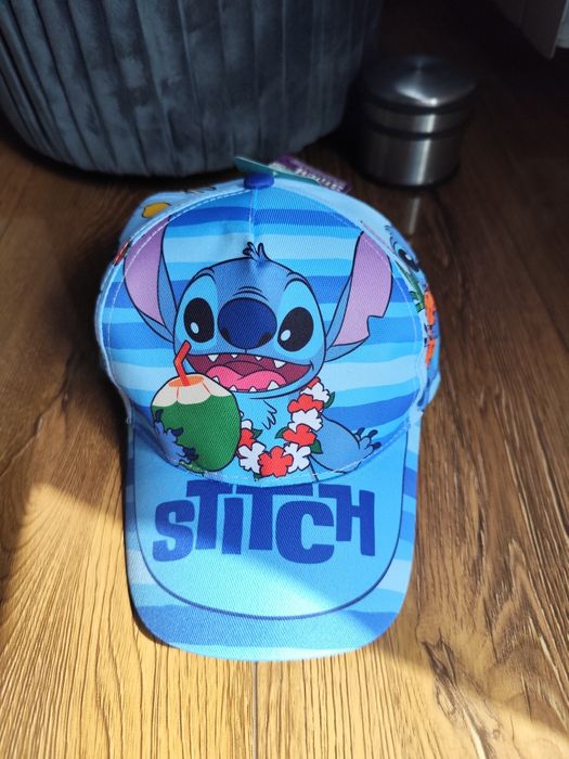 Nowa czapka z daszkiem stitch