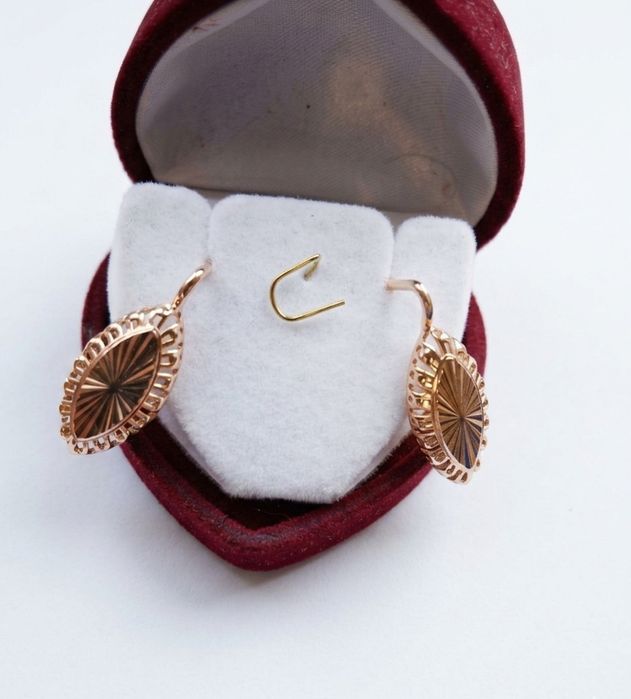 Шикарные серьги 585 пробы 3.38г