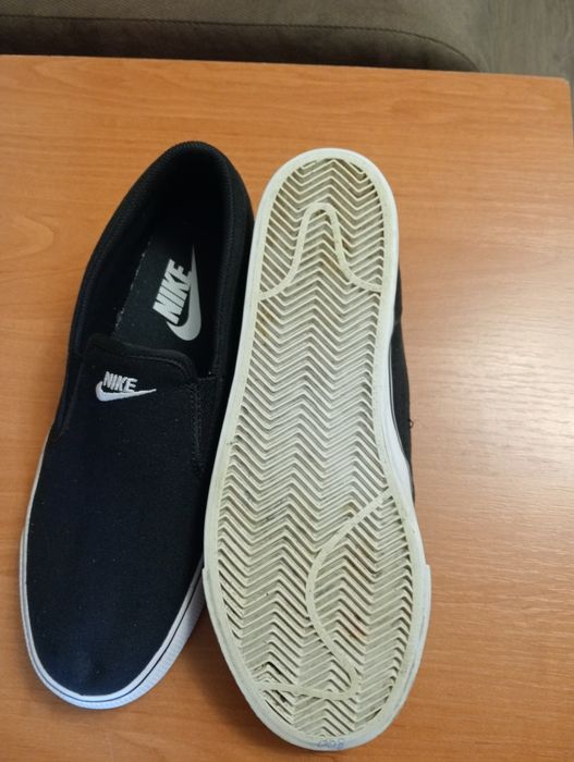 Nike размер 42-42.5 ( по стельке 27.5)