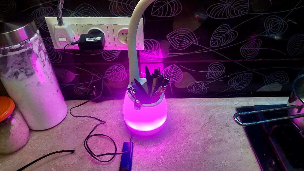 Lampka nocna lub biurkowa