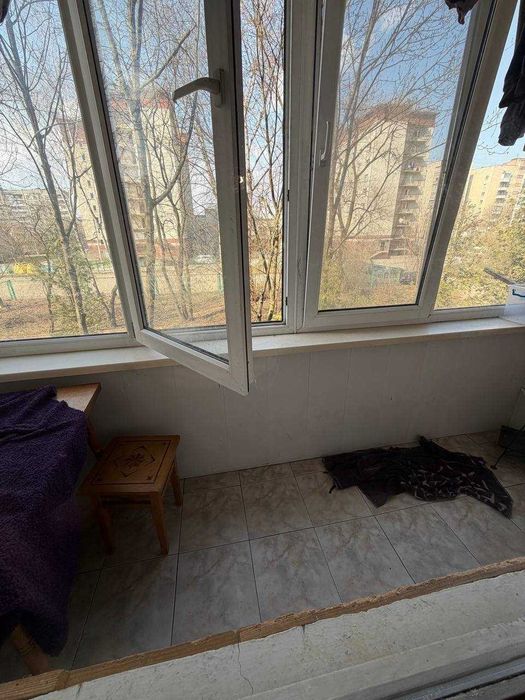 Продаж 2-кімнатної квартири з ремонтом і меблями по вул. Тролейбусна