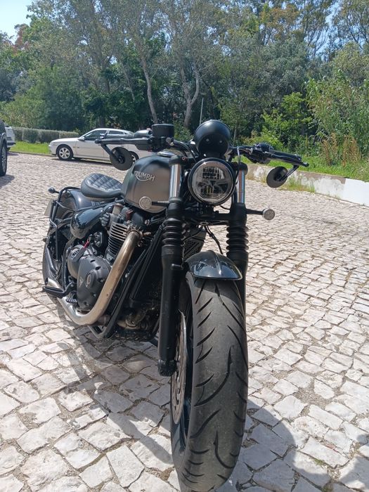Triumph bobber 1200