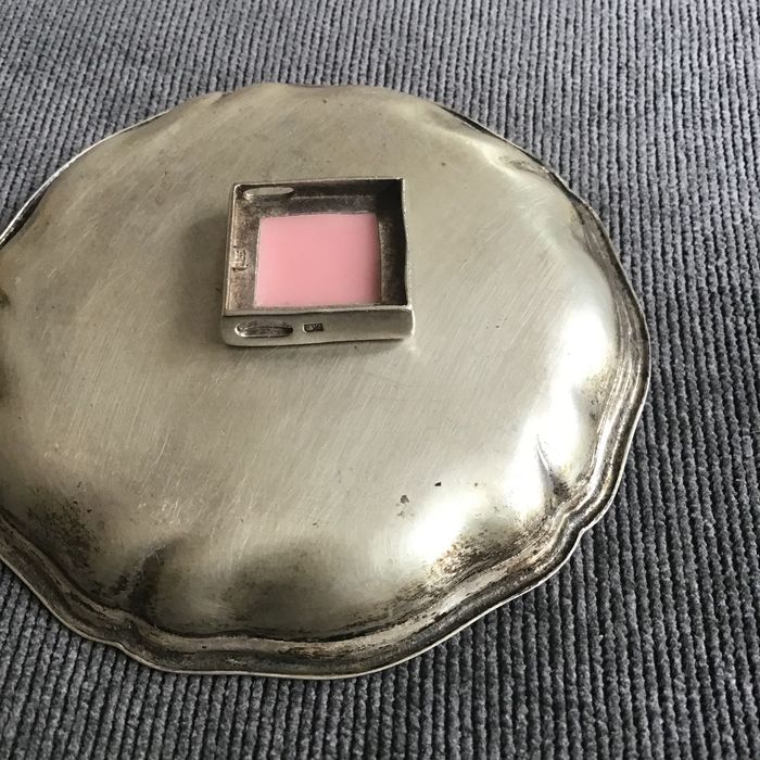 Stara, srebrna zawieszka