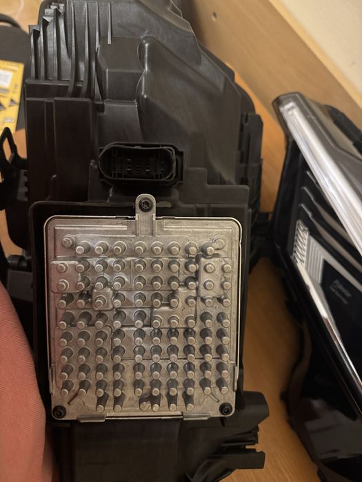 Polestar 2 , передні фари usa, 2020-2024 р.