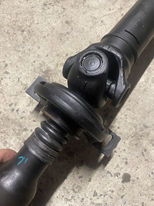 Кардан разборка вито 639 хрестовина підвісний підшипник 447 редуктор