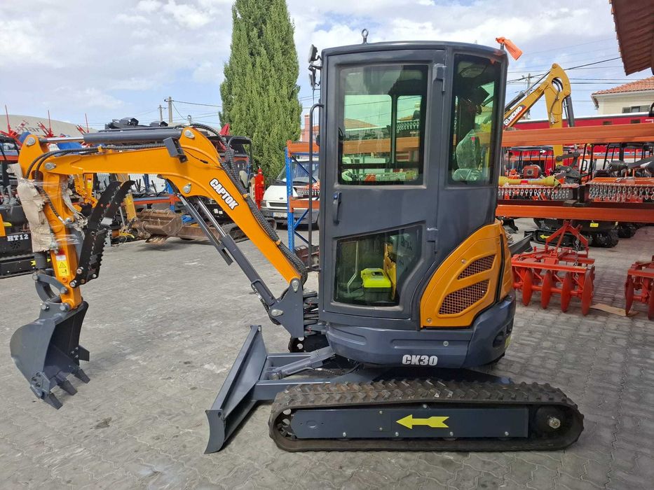 Giratória CAPTOK CK30 2.2 TON nova | 2026 | Cabinada