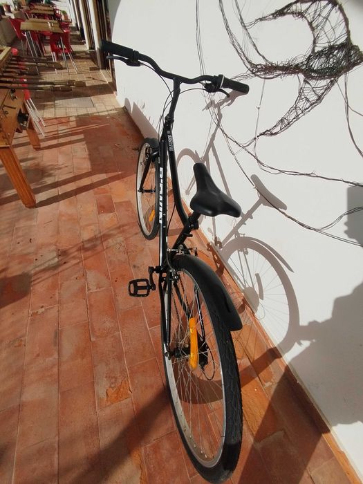 bicicleta híbrida B'Twin Riverside 100.