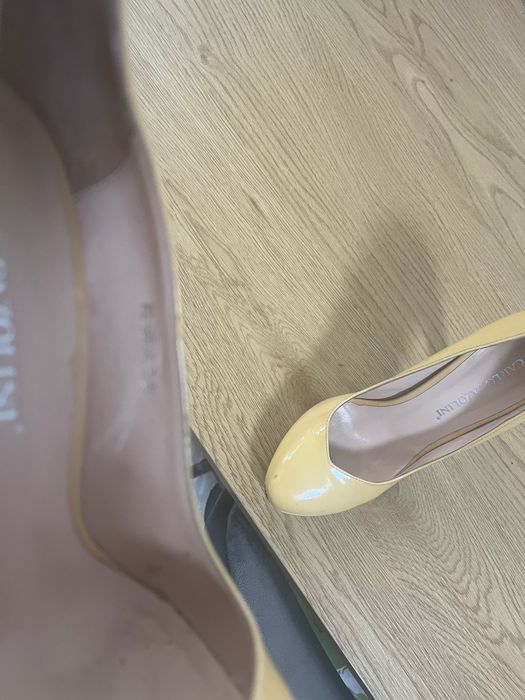 Туфлі carlo Pasolini майже і ідеальному стані.