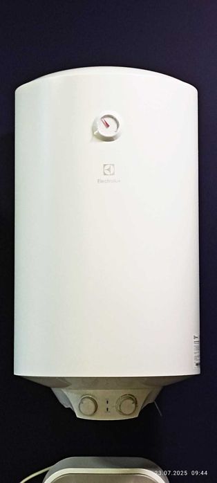 Бойлер Electrolux.