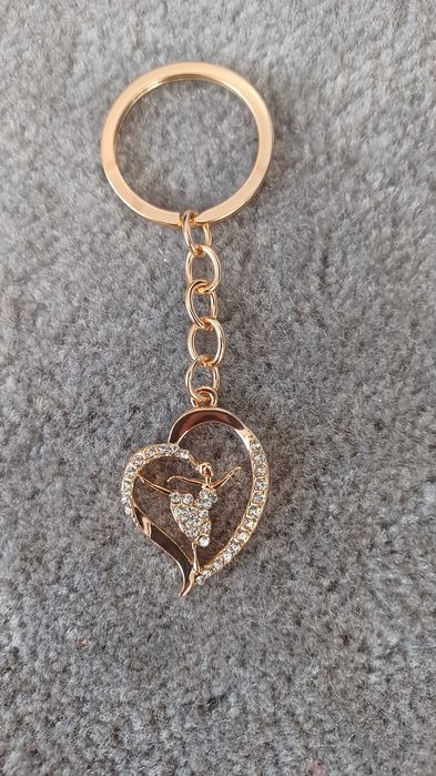 Brelok z zawieszka baletnica w sercu cyrkonie