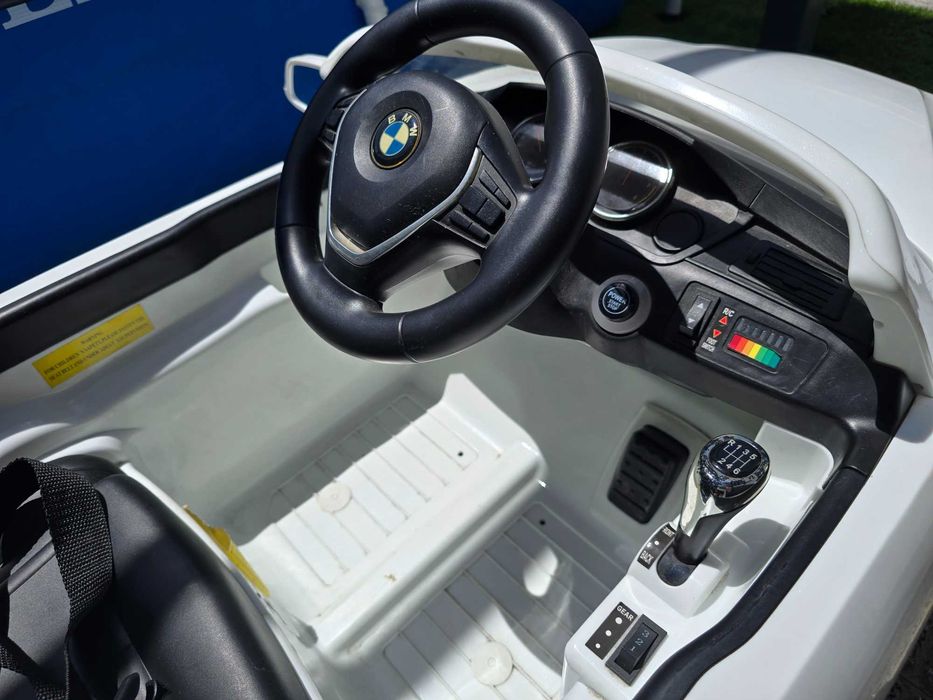 Carro Criança Elétrico - BMW Série 4 Descapotável Branco