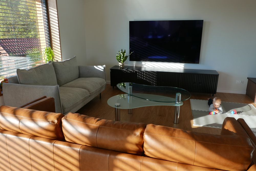 Solidny szklany stolik, ława