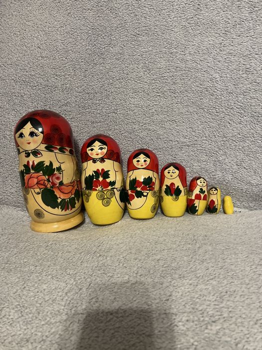Деревяні ляльки, матрешки