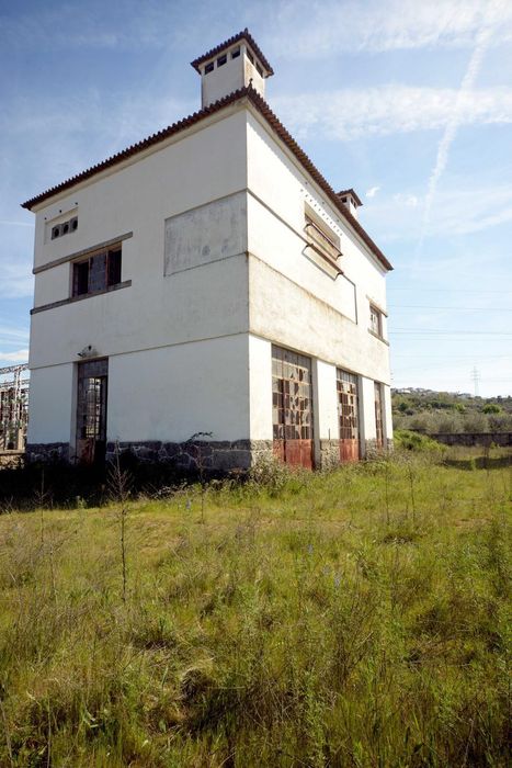 Imóvel Industrial para Venda na Serra da Estrela | 1.342 m² de Terreno | Oportunidade de Reabilitação e Investimento em Belmonte | €180.000