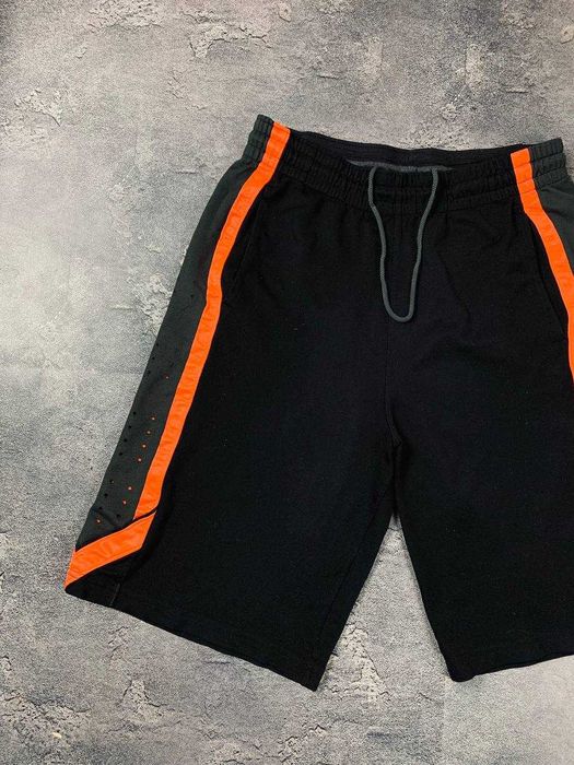 Шорти nike Dri-Fit. Розмір L