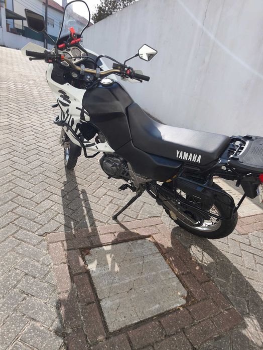 Moto Yamaha XTZ 660