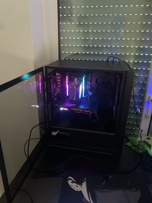 Gaming PC with setup439596493790914563