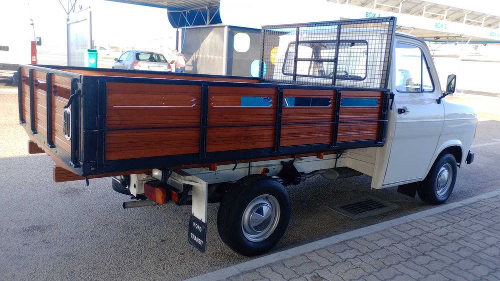 Ford Transit (1982) com Certificado de Interesse Histórico