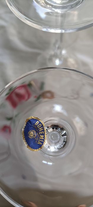 Conjunto novo de 12 copos de cada cristal Bohemia