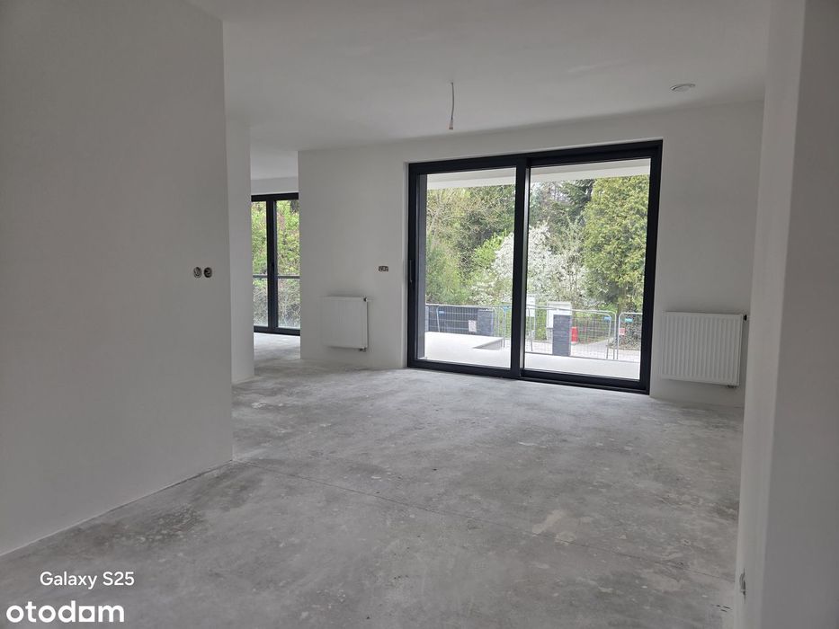 Segment Premium  282 m  z  tarasem  i ogrodem