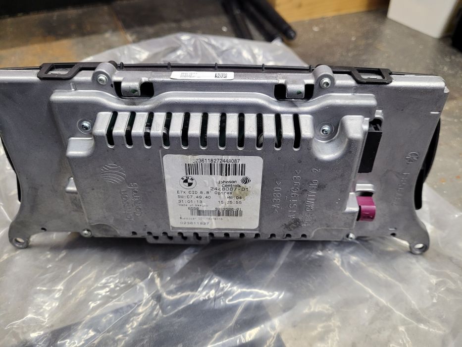 Монитор на Bmw e70