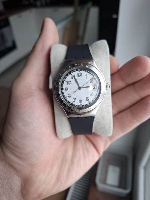 Zegarek Swatch Irony czarna guma jasna tarcza sprawna