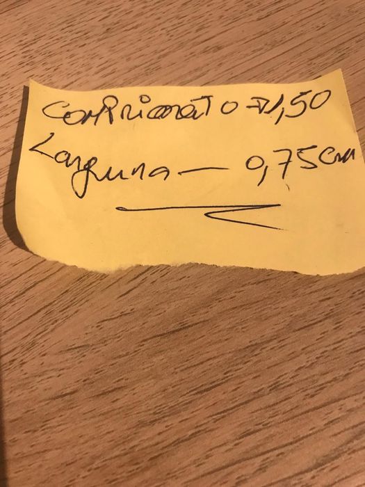 Secretária e cadeira