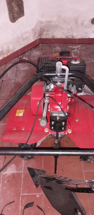 Motocultivadora nova