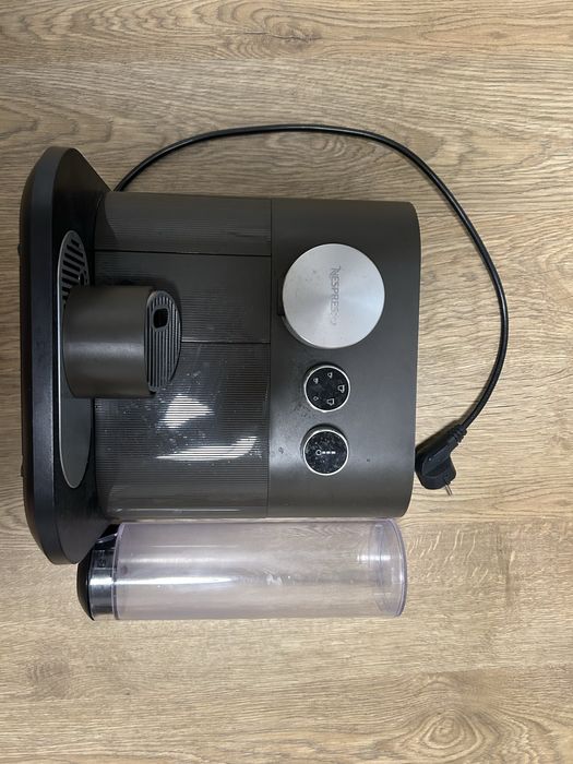 Ekspres kawowy Delonghi na kapsulki