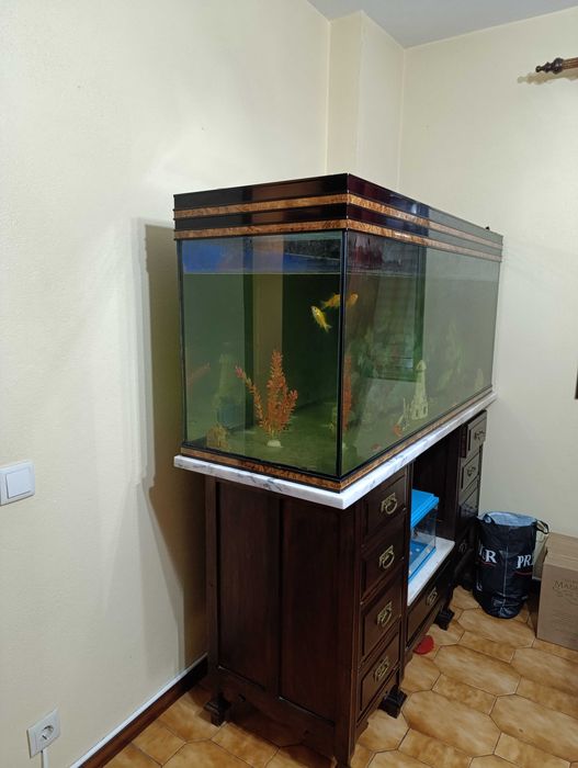 Aquário + pedra mármore + movel