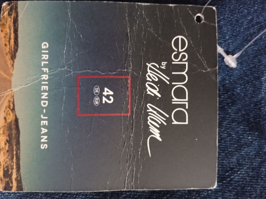 Продам обсолютно новы женские  джинсы.