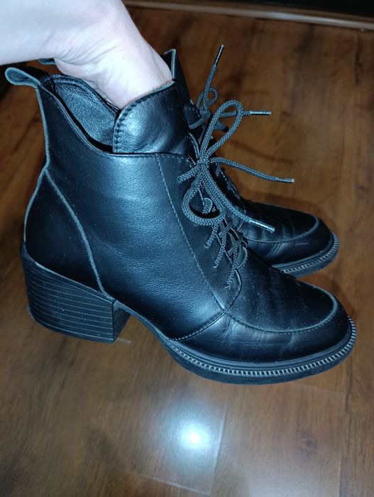 Демісезонні черевики, ботильйони на шнурівку, сапожки на каблуку