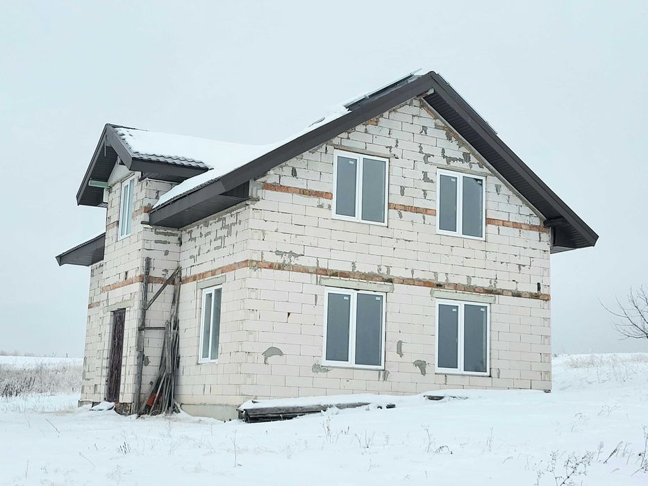 Продамо добротний  будинок біля Луцька