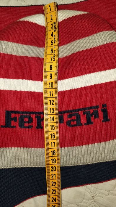 Шапка і шарф Ferrari