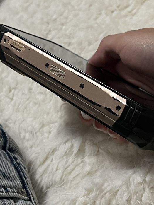 Смартфон Doogee V Max 5G 12/256 Gb з акб 22000 мАг чорно золотистий