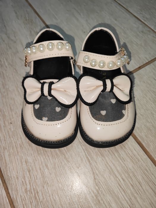 Туфельки для дівчинки в ідеальному стані