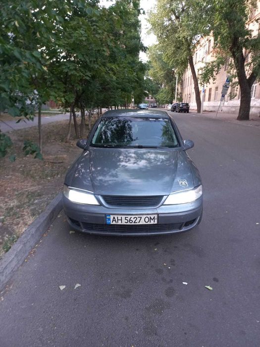 Автомобиль Опель Вектра Б