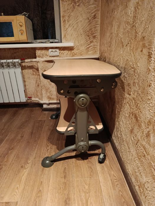 Продам стол письменный