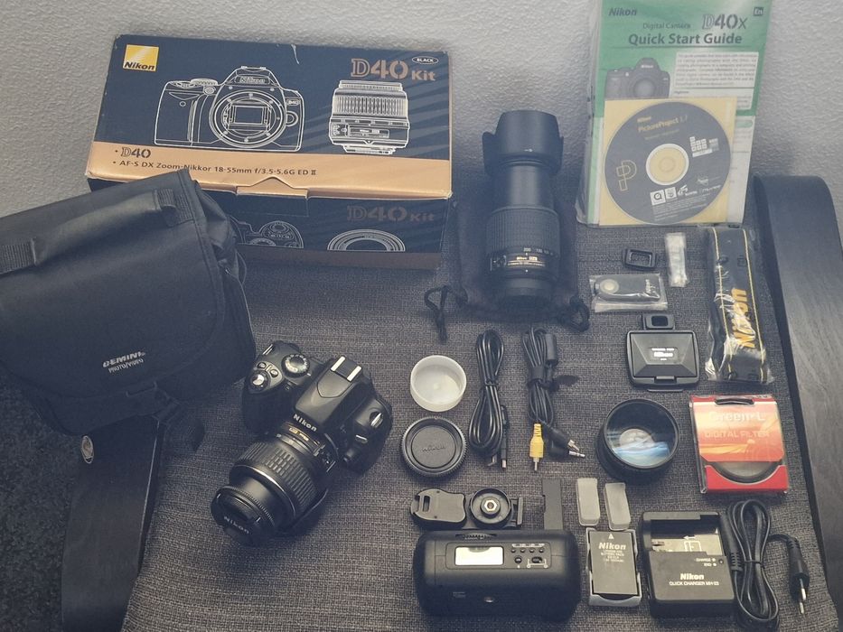 Kit Câmara Digital DSLR Nikon D40x com 3 lentes e vários acessórios