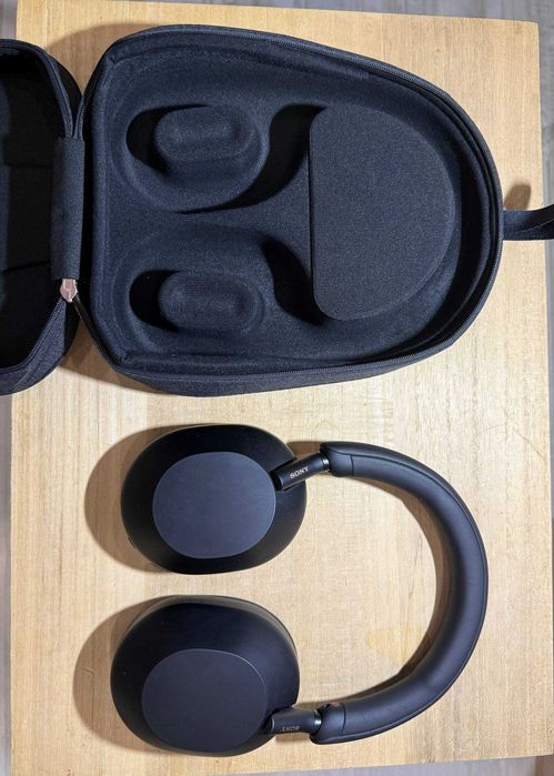 Топовые наушники Sony WH-1000XM5