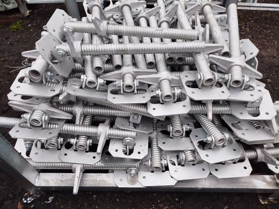 Rusztowania elewacyjne plettac